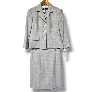 NWT Evan Picone Women’s 2 Piece Skirt Suit Size 6P Gray 3 Button Jacket Blazer